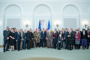 Warszawa, 01.03.2017. Prezydent RP Andrzej Duda wreczyl odznaczenia z okazji Narodowego Dnia Zolnierzy Wykletych. Fot. Krzysztof Sitkowski/KPRP