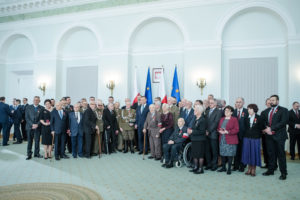 Warszawa, 01.03.2017. Prezydent RP Andrzej Duda wreczyl odznaczenia z okazji Narodowego Dnia Zolnierzy Wykletych. Fot. Krzysztof Sitkowski/KPRP